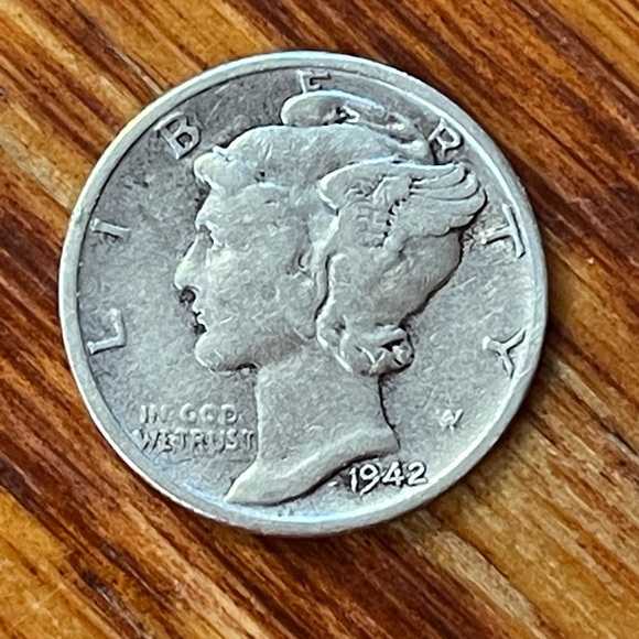1942 mercury dime. - Picture 1 of 2